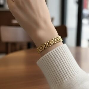Elegant 18k GP Bracelet